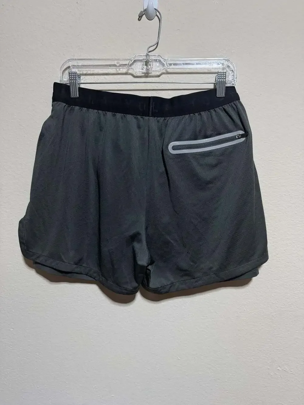 YoungLA Shorts Adult Medium Black 5 In Mesh Running Zip Pockets Reflective Gym